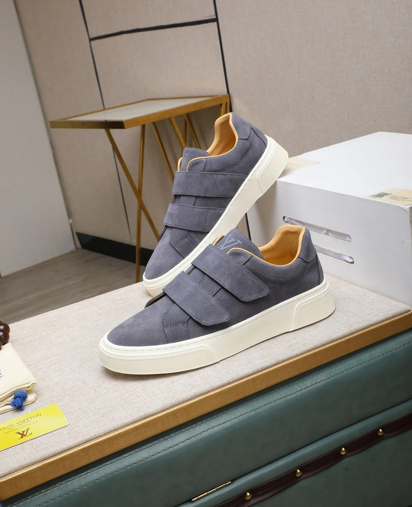 Men's shoes 💰460 [LV～] Men's casual shoes 2025z cabinet sales simultaneously 🔶Size: 38-44 #️⃣ 🔷3 colors🔜The upper is made of multi-material splicing➕cow leather lining, comfortable and breathable, sole: original comfortable and wear-resistant outsole, ⚠️real thing📱photographed🎬real thing is better📢📢📢